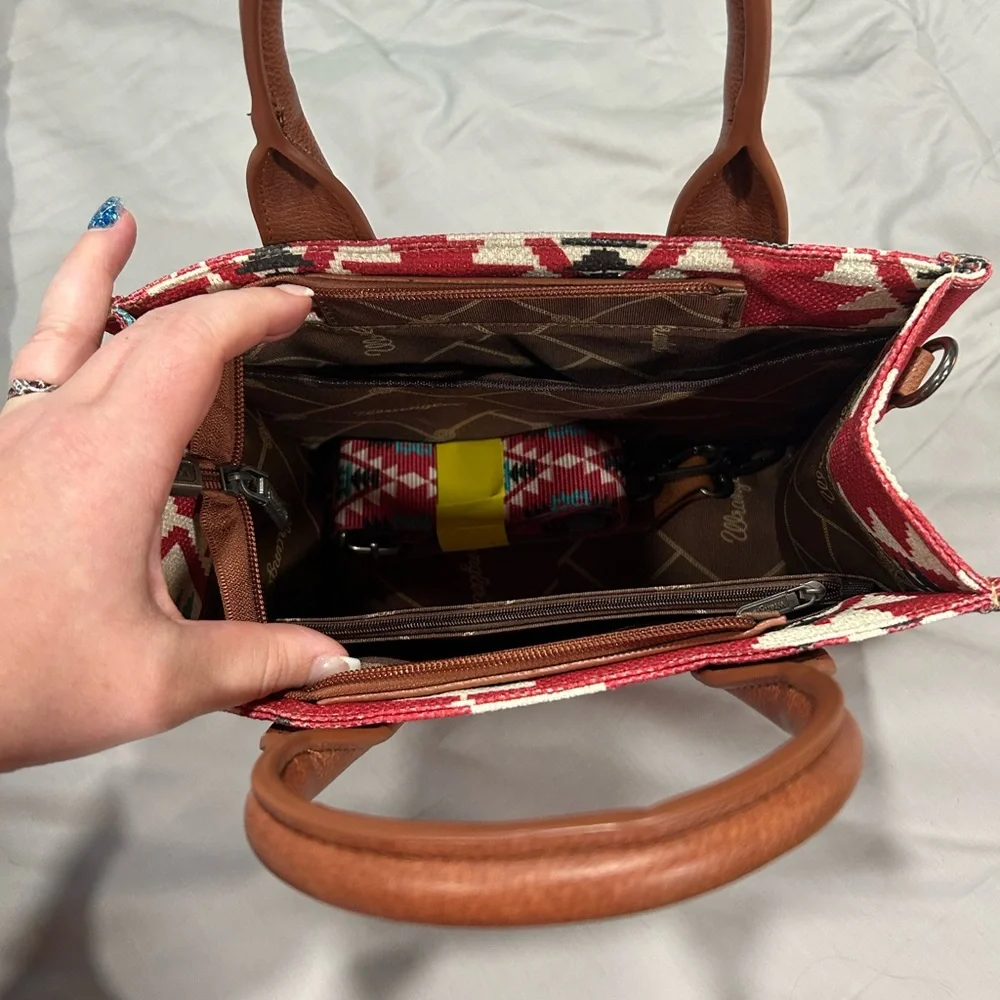 Wrangler Red and Brown handbag w strap - Picture 4 of 5